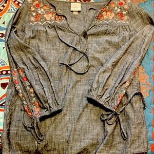 Very cute Knox Rose top, size Small, excellent condition!